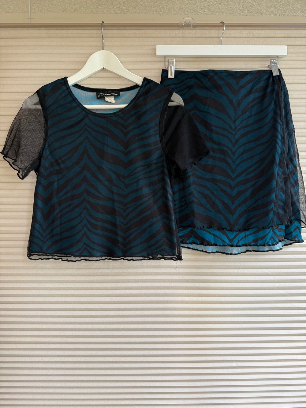 Vintage No Boundaries Two Piece Skirt Set Size 14/16